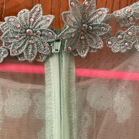 CITY TRIANGLES Mint Green Formal Dress Size 5 Special Occasion - Picture 9 of 13